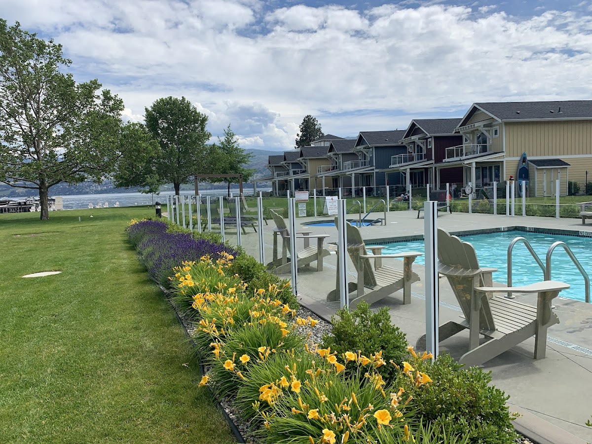 Boucherie Beach Resort